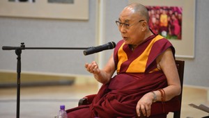 Dalajláma: Európa patrí Európanom, nie migrantom. Vráťte sa do svojich krajín