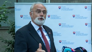 Ministra Mičovského hospitalizovali, leží s koronavírusom na infekčnom oddelení