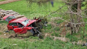 Zrážku s nákladným autom neprežil 24-ročný vodič