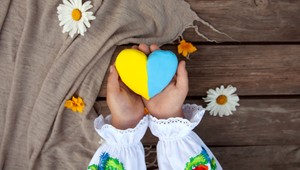 UNIQA reaguje na vojnový konflikt na Ukrajine: pomáha ukrajinským kolegom dostať sa do bezpečia