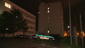 Policajt si skoro zastrelil kolegu. Guľka mu zasiahla črevá