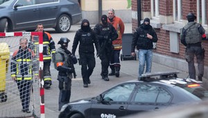 Belgická polícia zadržala strojcu parížskych útokov Abdeslama