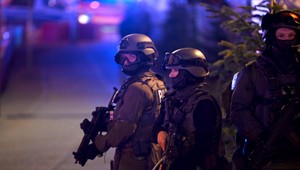 Auto vrazilo do davu na vianočných trhoch. Medzi obeťami by malo byť aj dieťa