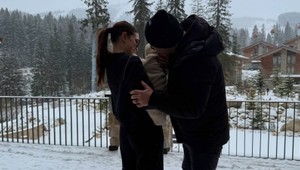 Slovenský spevák sa stal po 50-ke OTCOM! Mamičkou je jeho o 24 rokov mladšia partnerka