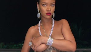 Bez podprsenky a nohavičiek! Hviezdna speváčka vyrazila na rande takmer nahá!