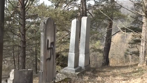 Hákové kríže na najstaršom židovskom cintoríne: Prípad uzavreli, no páchateľ zostáva neznámy