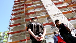 Zlodej vyliezol po lešení a ukradol Prešovčanke peniaze