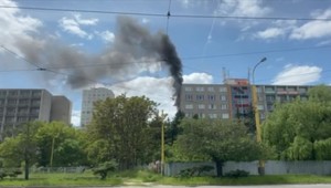 V Košiciach horela budova Strojár. Zachraňovať museli 6-mesačné dvojičky