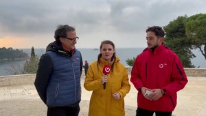 Reportéri TV JOJ v Chorvátsku: Ako to vyzerá na hraniciach a zvýšila nová mena ceny v obchodoch?