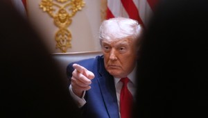 „Keby nebolo mňa, bol by si vo väzení.“ Trump vulgárne vynadal Netanjahuovi