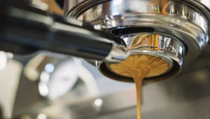 Káva verzus zelený čaj. Čo vás povzbudí viac?