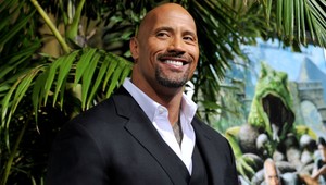 Dwayne The Rock Johnson sa zmenil na šialenú horu svalov: Veď vyzerá ako živý Golem!
