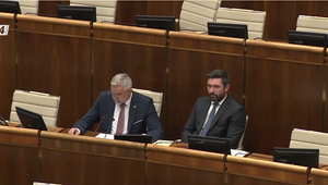 Takáč odvolávaniu zatiaľ čelí len na papieri. Parlament opäť nebol uznášaniaschopný