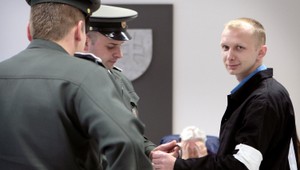 Červenka sa zase vyfarbil. Za nehodu opäť za mreže