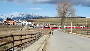 Skupina tínedžeriek prepadla staršieho muža, zbili ho a okradli