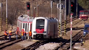 Doprava na Horehroní ostala ochromená. Na hlavnej železničnej stanici sa vykoľajil 150-tonový kolos