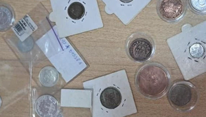 Slováka zastavili na hranici. Mal pri sebe mince staré až 300 rokov