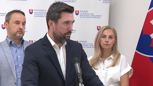 Predaj bytu za 2600 eur je pre mňa za čiarou, vyhlásil minister Takáč. LESY SR obvinenia odmietajú