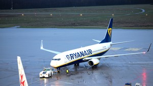 Dráma na letisku: Pri pristávaní explodovali pneumatiky lietadla