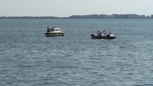 Prišli zachraňovať topiaceho sa, neuspeli. Pomohli napokon inému človeku