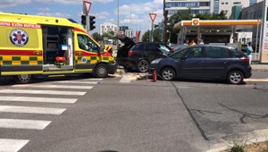 Nehoda sanitky a auta. Záchranári prevážali bábätko v inkubátore