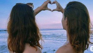 Muži sú z nich úplne hotoví, ale... Neuveríte, čo identické dvojčatá zažívajú