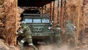 930. deň na Ukrajine: Ruská obrana v noci zničila 144 ukrajinských dronov, tvrdí Moskva