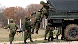 Rusko dokáže dobyť Ukrajinu za päť dní, varoval šéf NATO