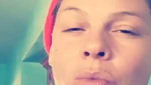 Speváčka Pink nezvláda karanténu: Na mol opitá si ostrihala vlasy