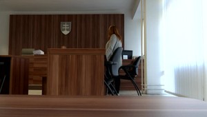 Dievča vynechalo v škole viac ako 400 hodín. Jej matka sa za to postavila pred súd, no nie po prvýkrát