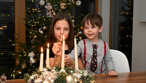 Pozor na sviečky, ľad, ale aj kapra. Toto sú najčastejšie vianočné zásahy hasičov