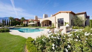 Leto je na starostlivosť o záhradu ako stvorené