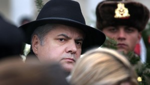 Rumunský expremiér Nastase si strelil do hlavy