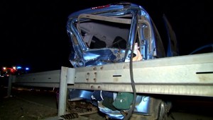 Nehoda pre Trenčíne. Robotníci si potrebovali uľaviť priamo na ceste