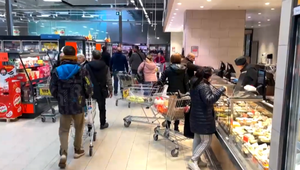 Biela sobota sa niesla v znamení nákupnej horúčky potravín