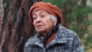 Kamarátky jej závideli, že bude hrať s Koleníkom a Maštalírom: V seriáli Za sklom sa objavila aj Eva Landlová