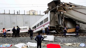 ZÁZNAM. Takto sa rútil vykoľajený vlak, 80 mŕtvych