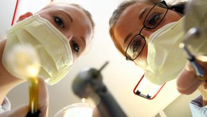 Jeden zákrok, rôzne ceny. Zubári nemajú jednotný cenník