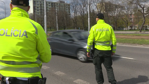Policajná naháňačka v Ružomberku: Šofér mal pozitívny test na drogy, druhý pasažier z auta vyskočil