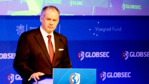 Štyria prezidenti, ministri či analytici. V Bratislave sa začal Globsec