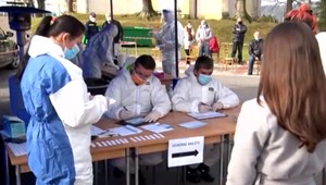 Núdzový stav na Slovensku sa predlžuje, certifikát z testovania už netreba