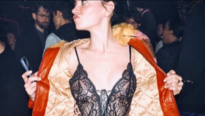 Je dráždivá póza odkaz nevernému manželovi, alebo len predvádzanie? Fanúšikovia speváčke škaredo naložili!