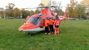 V Trnave vypadlo zo siedmeho poschodia dievča (†14), v nemocnici zomrelo