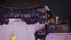 Horela strecha jedného z najznámejších hotelov v Las Vegas