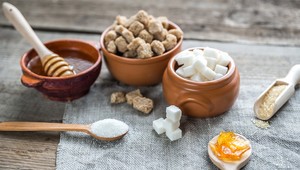 Prírodné náhrady cukru: Ktoré sladidlo je pre vás najvhodnejšie?