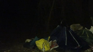 Polícia obvinila dvoch mužov zo zločinu zabitia 47-ročného muža v Humennom