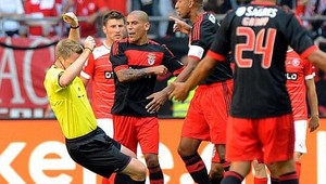 Kapitán Benficy brutálne inzultoval rozhodcu! Ten ho žaluje