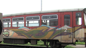 Rozbité okná, posprejované súpravy, ukradnuté káble: Vandalizmus paralyzuje železnice