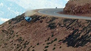 Pretekári sa zrútili do priepasti, druhýkrát sa narodili!