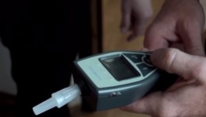 Školáci na Záhorí to prehnali s alkoholom. Polícia ich zobrala na stanicu